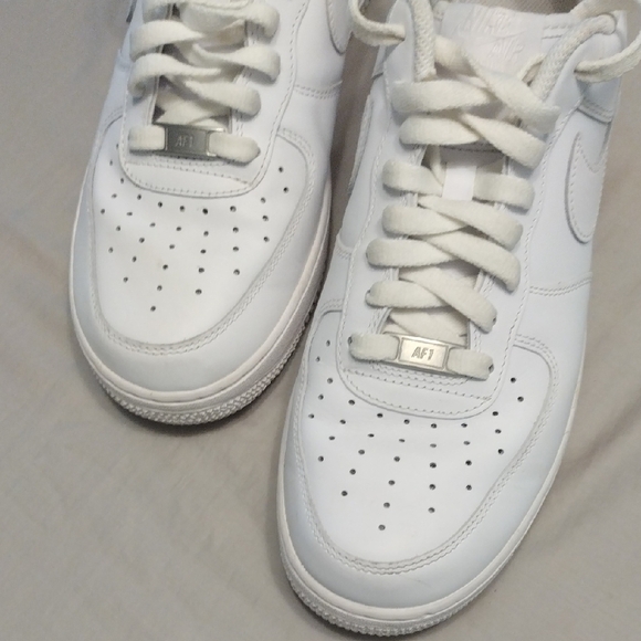 Nike Air Force One - Picture 6 of 17